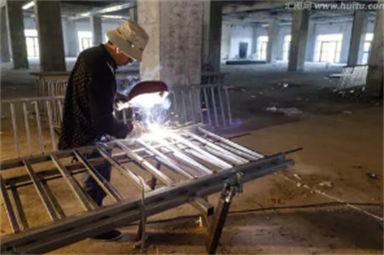 河南电焊工证培训学校_焦作焊工安全培训，如何考焊工证？欢迎来到河南郑州(图1)